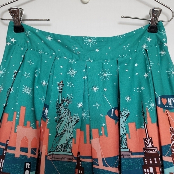 NOVELTY 'NEW YORK' PRINT SKIRT PLEATED FUN QUIRKY VACATION RETRO ROCKABILLY (S) - Picture 3 of 14